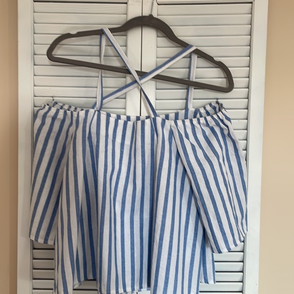 Woman’s off shoulder striped Tobi top - Picture 5 of 7
